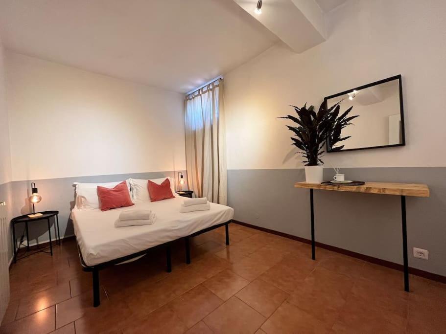 2-Bedroom Flat In The Heart Of Bergamo City Centre Экстерьер фото
